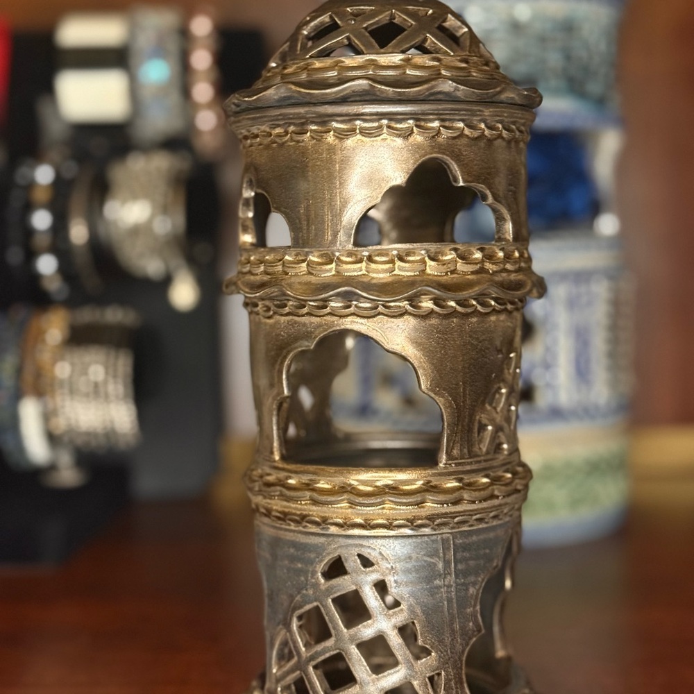 Porcelain Jewelry Box - Picture 12 of 13